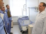 ведмедів щосили намагався виявляти зацікавленість