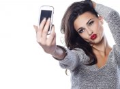 В среднем современный человек проводит в смартфоне до шести часов каждый день