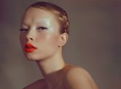 Знебарвлені брови – новий тренд