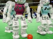 Футбольная команда роботов сможет обыграть людей к 2050 году (Видео)