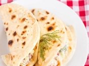 Рецепт дня: пшеничные лепешки с начинкой из овощей