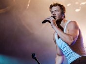 Фронтмен группы Imagine Dragons вышел на сцену с флагом Украины