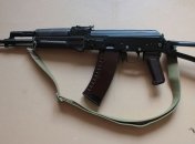 Охранник Януковича украл автомат в УГО