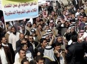 Кортеж вице-премьера Ирака забросали камнями и бутылками