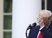Twitter впервые отметил пост Трампа как фейк: президент США обрушился с критикой на компанию 