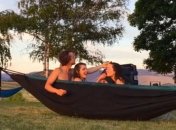 Предприниматель изготовил водонепроницаемый гамак-джакузи