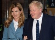 Беременная невеста Бориса Джонсона временно изолировалась