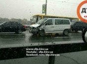 В Киеве на Московском мосту произошло ДТП