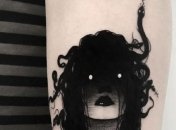 Мрачные черно-белые татуировки, которые пугают и завораживают одновременно (Фото)