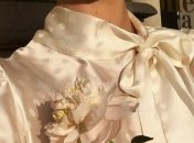 У 2020 будуть модні блузи з елегантним бантом