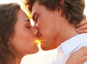 Врачи: Вирусом Зика можно заразиться во время поцелуя