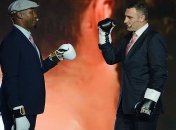 Кличко и Льюис поздравили Усика с победой