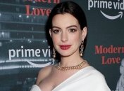 Беременная Энн Хэтэуэй на премьере сериала "Современная любовь" в Нью-Йорке (Фото)