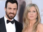 Дженнифер Энистон появилась на публике без обручального кольца