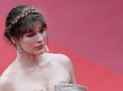 "Ей было всего 16": Милла Йовович рассказала о своей бабушке, которая прошла всю войну