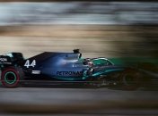 Хэмилтон чудом избежал столкновения с Кубицей на тестах в Барселоне (Видео)