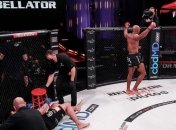 Руки-кувалды: боец ММА жестко нокаутировал соперника в партере (видео)