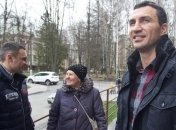 Братья Кличко подарили квартиру сестре Василия Стуса