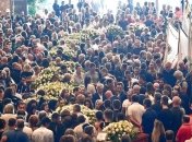 В Генуе проходят первые государственные похороны жертв обвала моста (Фото)