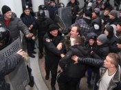 Число пострадавших при штурме Винницкой ОГА увеличилось до 15