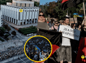В центре столицы собралось много людей