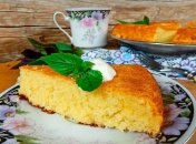 Швидкий і простий у приготуванні пиріг виходить особливо ніжним та смачним