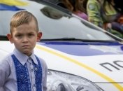 Во Львове патрульные освободили ребенка из заблокированного авто