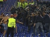 Украинский флаг стал причиной драки на матче "Рома" - "ЦСКА"