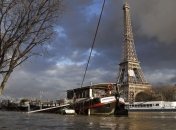 Наводнение и снег: во Франции продолжает бушевать непогода