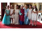 Маленькая принцесса: Харпер Бекхэм отпраздновала день рождения в Букингемском дворце (ФОТО)