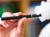 В США запретили продажу электронных сигарет несовершеннолетним