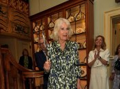 Камилла разрезала праздничный торт в Кларенс-хаусе