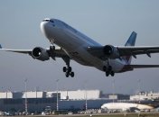 США сняли запрет на провоз ноутбуков в салонах самолетов