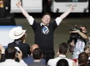 "Батут работает": Маск потроллил главу "Роскосмоса" (Видео)