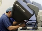 В Англии провели первую операцию с помощью хирургического робота
