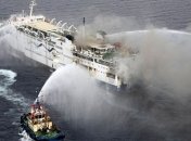 С горящего итальянского парома спасено более 150 человек