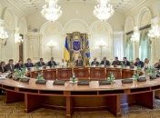 Порошенко срочно созывает заседание СНБО в связи с действиями России