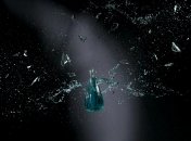 Разбитое стекло нужно очень быстро убирать