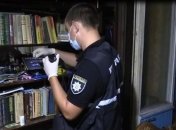 Бил ножом и молотком: в Киеве мужчина жестоко убил товарища (Видео)