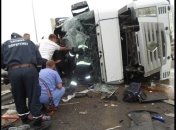 В Ровенской области перевернулся грузовик, 3 людей травмированы