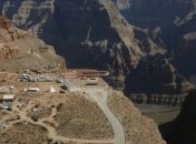 Турист сорвался со скалы Большого каньона, пытаясь сделать селфи 