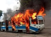 В Днепре на улице полностью сгорел трамвай