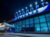 В РФ во время посадки на самолет обвалился трап с людьми, есть травмированные