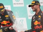 "Ред Булл" намеревается сохранить Ферстаппена и Риккардо в команде до 2020 года