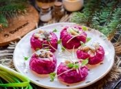 Порционная "Селедка под шубой" точно украсит новогодний стол