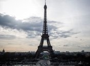 В Париже прошел традиционный забег на Эйфелеву башню (Видео)