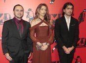 Пэрис Джексон с братьями Принсом и "Биджи"