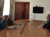 Советнику ЕС рассказали в Одессе о таможне, реформах и декоммунизации