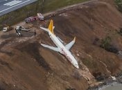 В Турции самолет чуть не рухнул в море