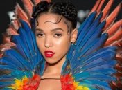 Невеста Роберта Паттинсона устала от угроз поклонниц актера